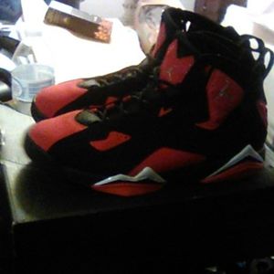 Size 7.5. Jordan True flights